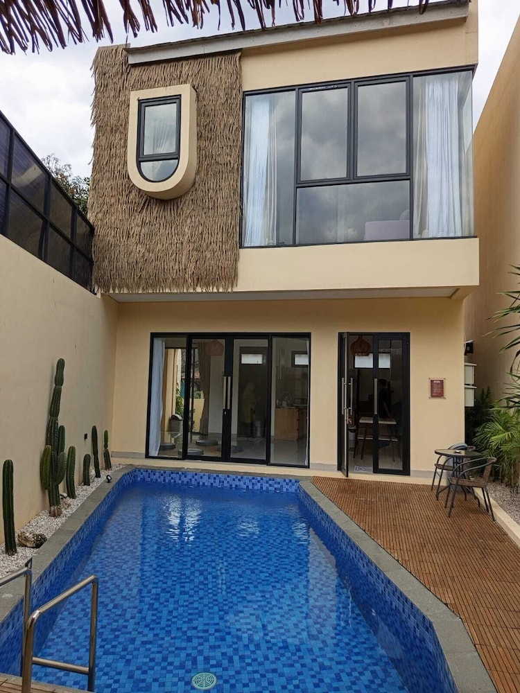 Villa Aloha Garut
