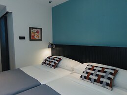 Legacy Hill Hotel