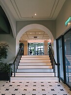 Legacy Hill Hotel