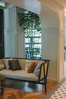 Legacy Hill Hotel