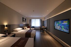 Golden Panda Hotel