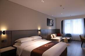 Golden Panda Hotel