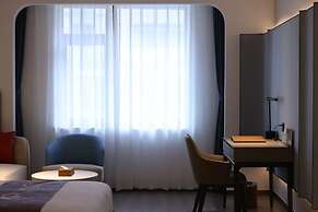 Golden Panda Hotel