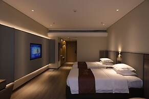 Golden Panda Hotel