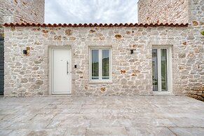 Petroulas Village