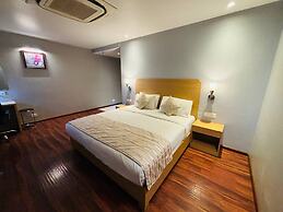 The Royal City Hotel