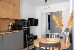 Adler Apartments