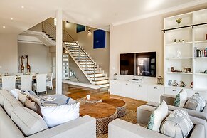 2bed Apt 5min Walk From Camps Bay Central Escape