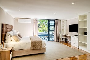 2bed Apt 5min Walk From Camps Bay Central Escape