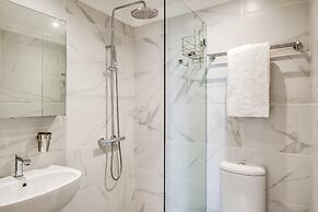 2bed Apt 5min Walk From Camps Bay Central Escape
