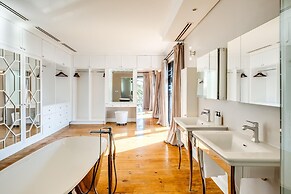 2bed Apt 5min Walk From Camps Bay Central Escape