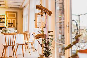 Garni Hotel Biebertal am Milseburgradweg