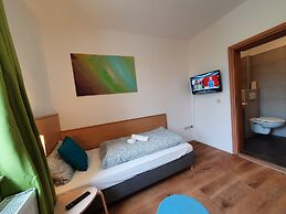 Garni Hotel Biebertal am Milseburgradweg