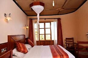 Mara Sun Lodge