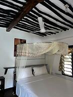 The New Big Tree Beach Resort