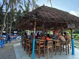 The New Big Tree Beach Resort