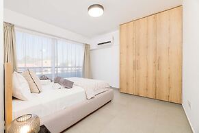Finikoudes Marina View 102