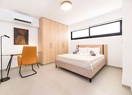 Finikoudes Marina View 102
