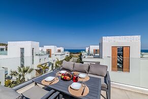 By The Beach - Aura Villa