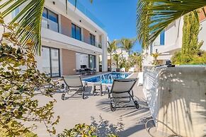 By The Beach - Aura Villa