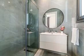 By The Beach - Aura Villa