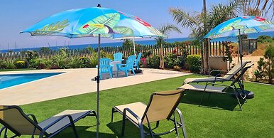 By The Beach - Emerald Seaview Villa