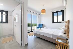 By The Beach - Blue Topaz Villa