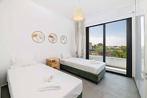 By The Beach - Blue Topaz Villa