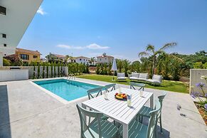 By The Beach - Blue Topaz Villa