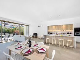Azure Seaview - Garnet Villa