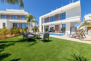By The Beach - Royal Sapphire Villa