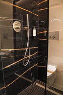 MARI Luxury Rooms and Suites