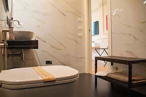 MARI Luxury Rooms and Suites