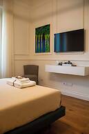 MARI Luxury Rooms and Suites