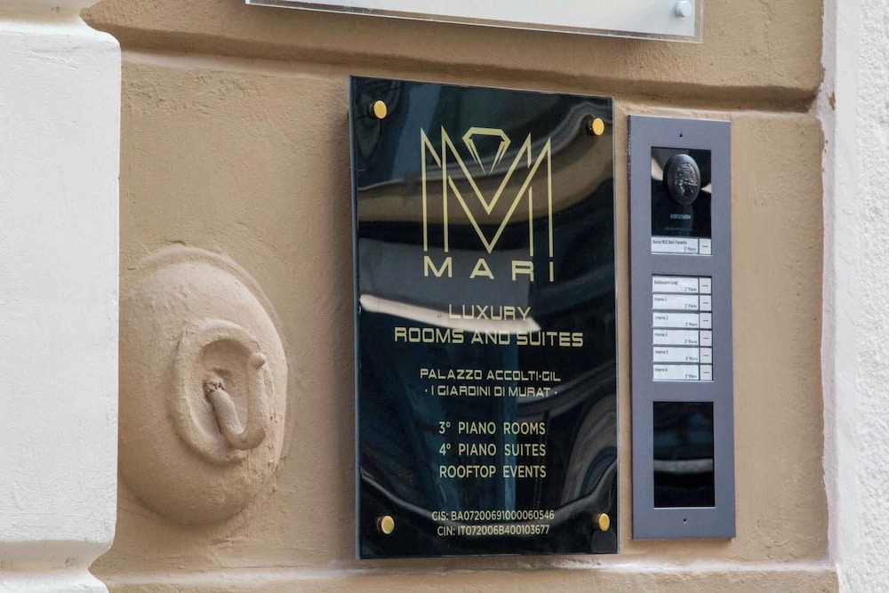 MARI Luxury Rooms and Suites