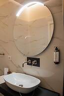 MARI Luxury Rooms and Suites