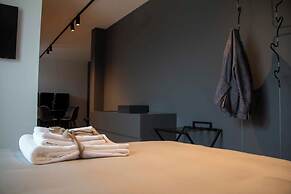 MARI Luxury Rooms and Suites