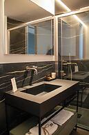 MARI Luxury Rooms and Suites