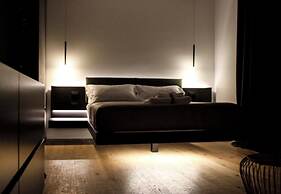 MARI Luxury Rooms and Suites