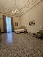ETNEA ROYAL SUITES