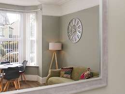 Flat 1A, Mona House