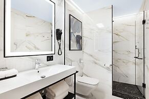 Hotel Riu Plaza Toronto