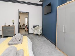 Flat 1, Mona House