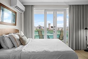 Oceanfront Loft Historic San Juan Terrace