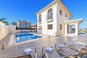 Hanns Villa in Protaras