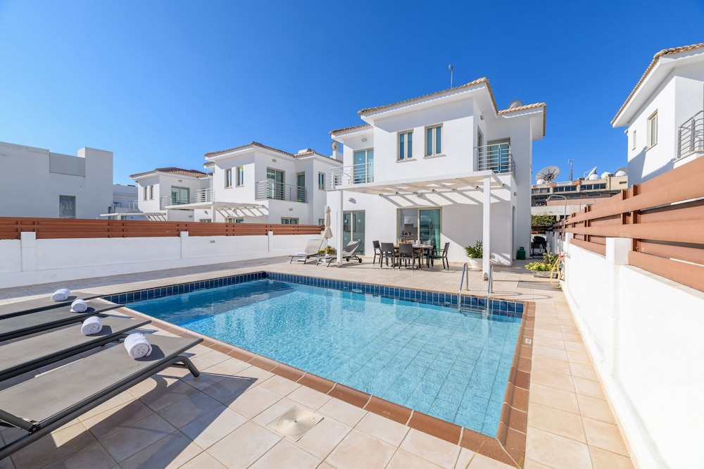 Sunrise Bay Villa 4