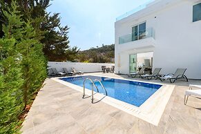 Green Bay Villa 16 in Protaras