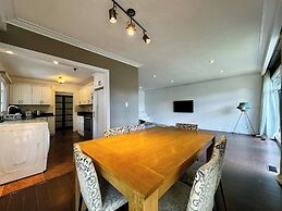 Urban Luxury Villa