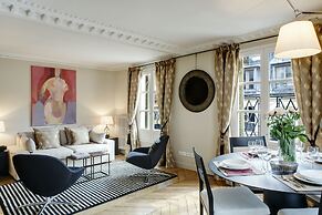 Paris Louvre Elegant residence