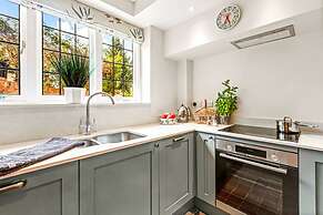 Honeypot Cottage - From 500 Per Night